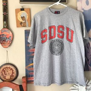 SDSU VINTAGE MADE IN USA AZTEC CALENDAR GRAPHIC TSHIRT IN GREY. MENS SIZE LARGE